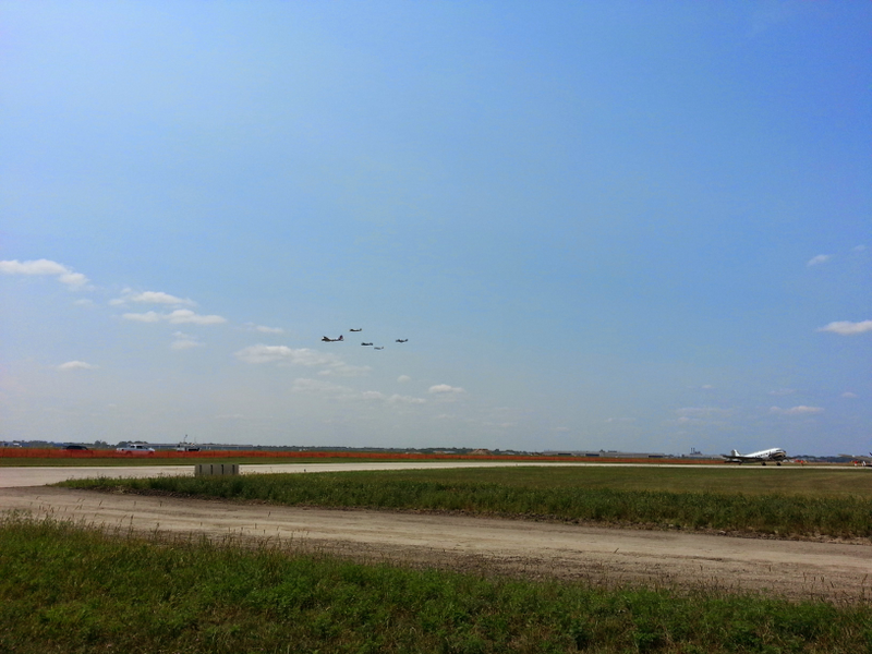 Illustration for article titled Thunder Over Michigan PHOTODUMP